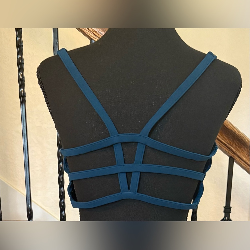 Vuori Sports Bra - Picture 3 of 7
